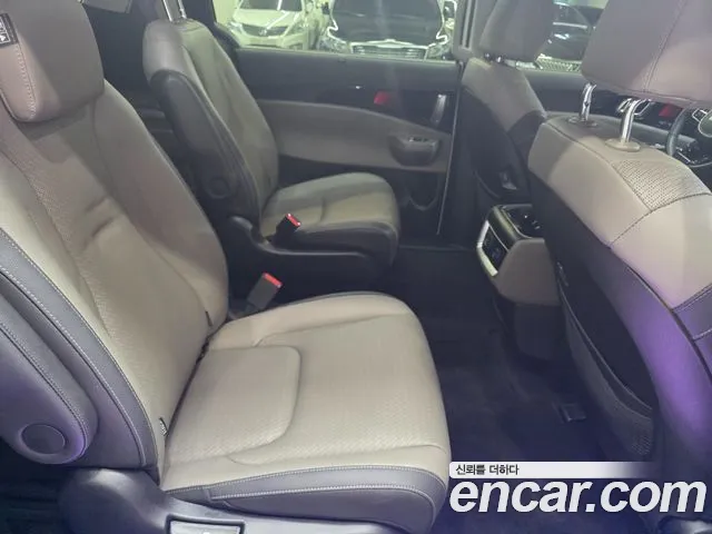 Kia Canival Новый Carnival 4 поколение Бензин 9 мест Signature — Фото автомобиля 11