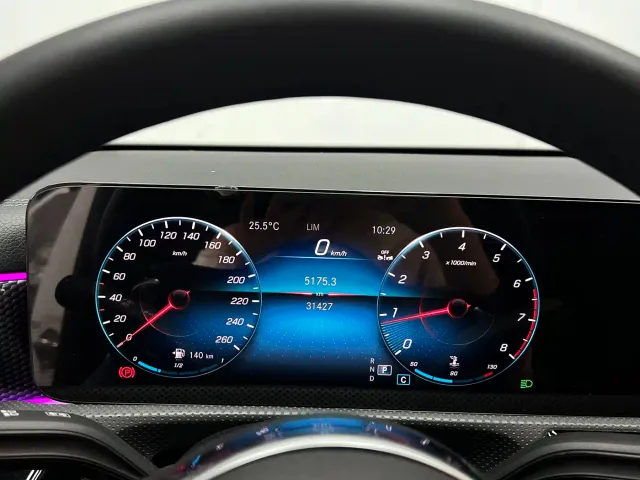 Mercedes-Benz A-Class — Фото автомобиля 26