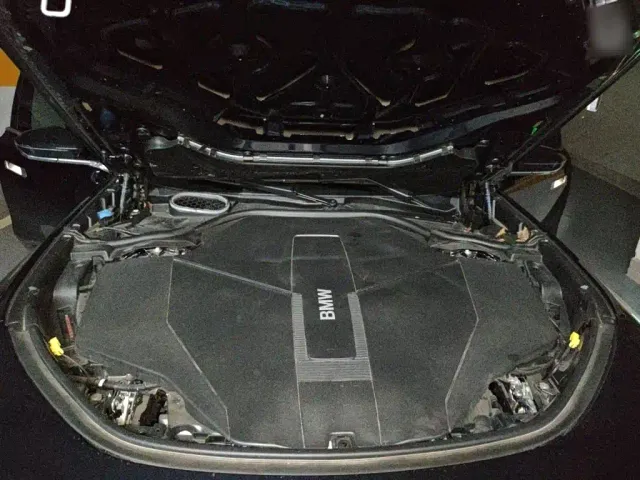 BMW i7 — Фото автомобиля 10