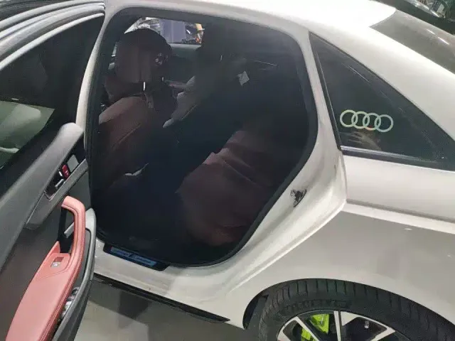 Audi A4L — Фото автомобиля 7