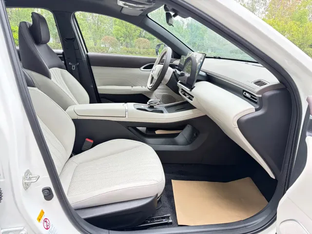 Changan Eado — Фото автомобиля 5