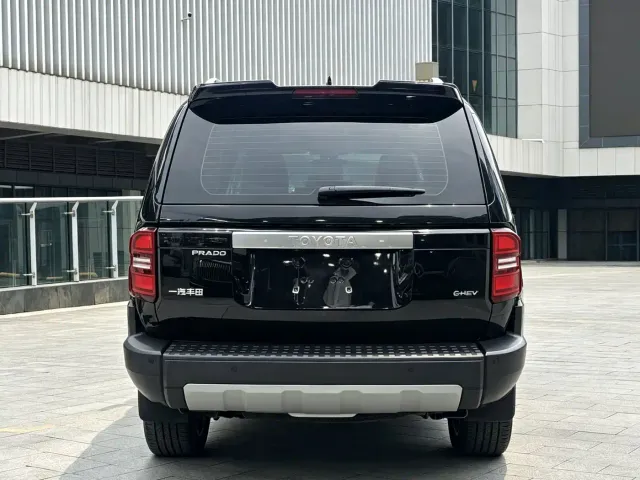 Toyota Prado — Фото автомобиля 9