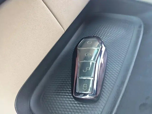 BYD Dolphin — Фото автомобиля 8