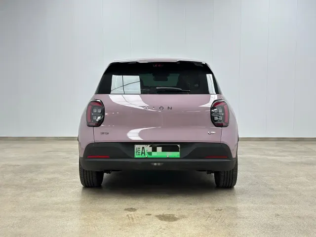GAC Aion UT — Фото автомобиля 5