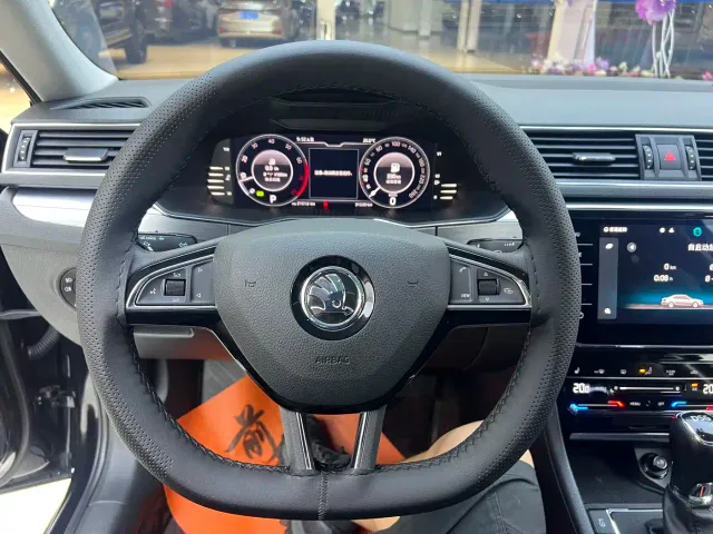 Skoda Superb — Фото автомобиля 22