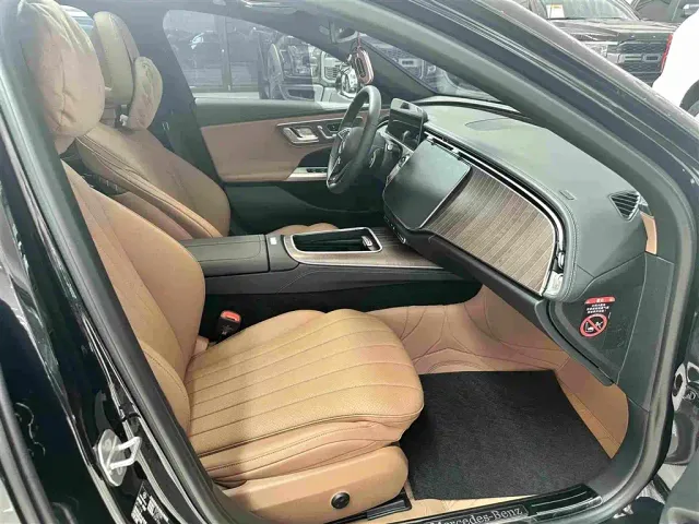 Mercedes-Benz E-Class — Фото автомобиля 15