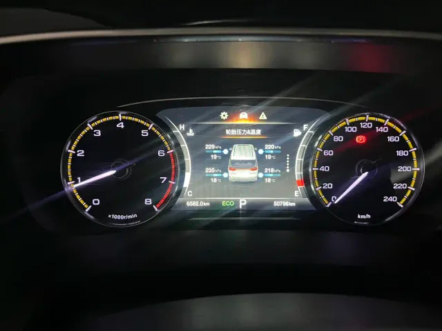 GAC Trumpchi M8 — Фото автомобиля 16