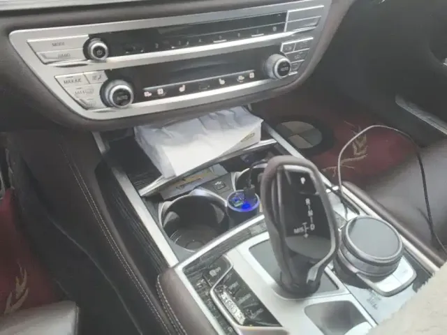 BMW 7 Series — Фото автомобиля 16