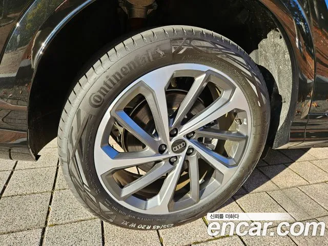 Audi Q5 40 TDI quattro Sportback S Line — Фото автомобиля 5