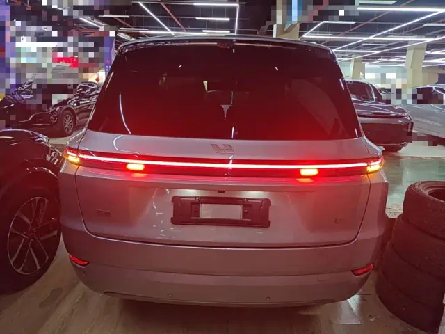 Li Auto L9 — Фото автомобиля 5