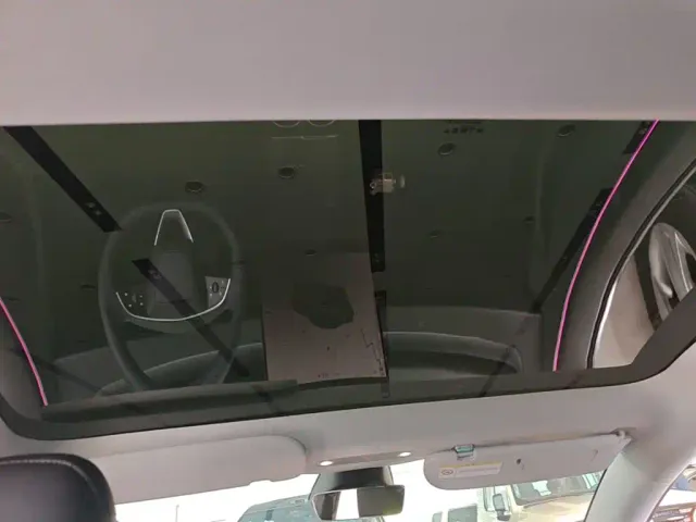 Tesla Model 3 — Фото автомобиля 17