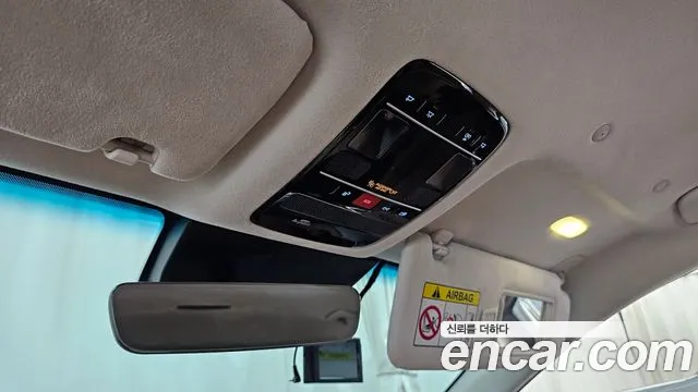 Hyundai Grandeur Grandeur (GN7) 2.5 Бензин 2WD — Фото автомобиля 15