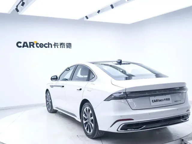 Lincoln Z — Фото автомобиля 19