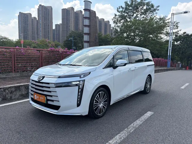 Фотография автомобиля — GAC Trumpchi E8