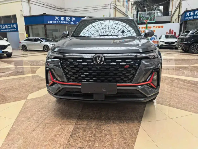 Changan CS35 Plus — Фото автомобиля 4