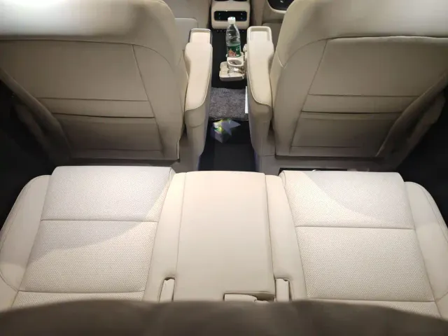 Li Auto MEGA — Фото автомобиля 22