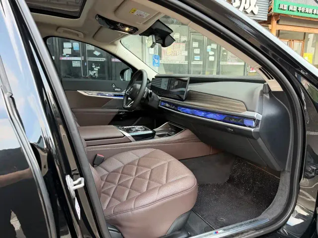 BMW 7 Series — Фото автомобиля 4