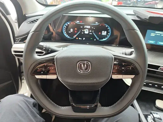 Changan Eado — Фото автомобиля 10