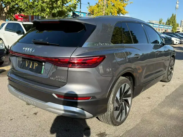 Audi Q5 e-tron — Фото автомобиля 9
