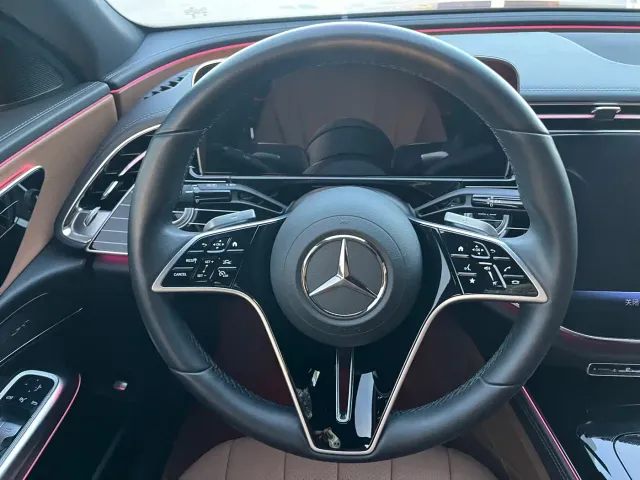 Mercedes-Benz E-Class — Фото автомобиля 5