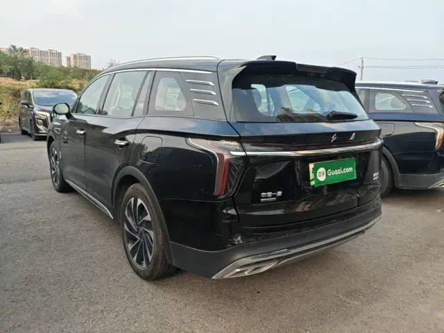 Hongqi HS7 PHEV — Фото автомобиля 4