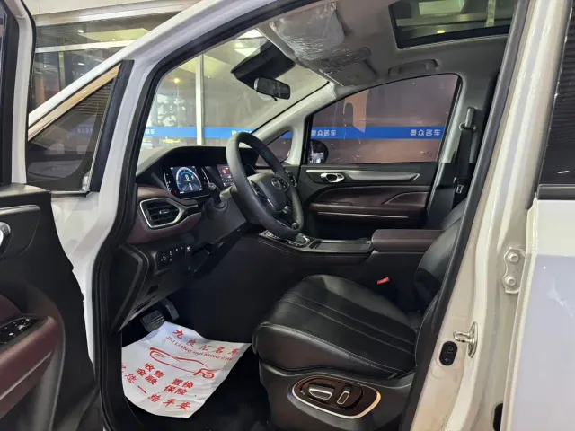 GAC Trumpchi M6 — Фото автомобиля 4