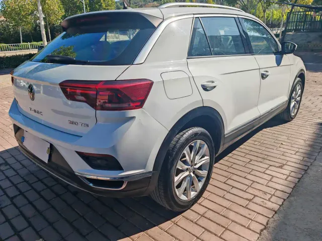 Volkswagen T-Roc — Фото автомобиля 4