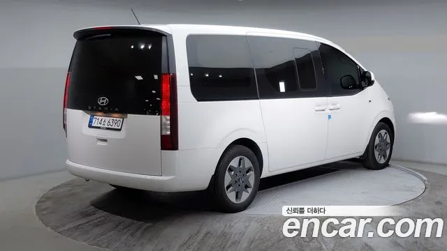 Hyundai Staria — Фото автомобиля 2