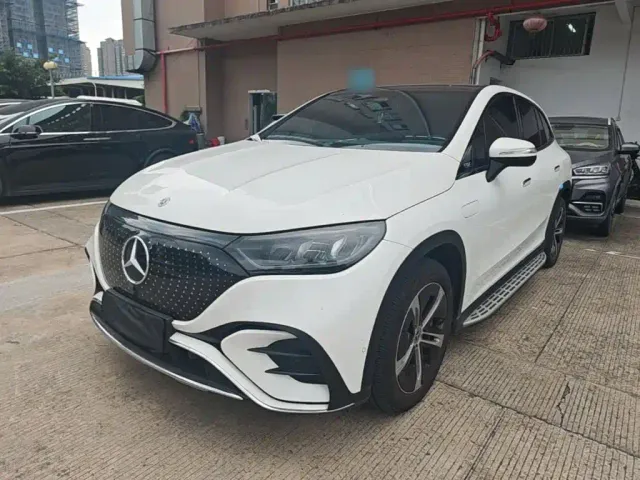 Фотография автомобиля — Mercedes-Benz EQE SUV