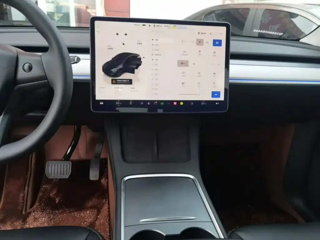Tesla Model Y 2024 Rear-Wheel Drive Version — Фото автомобиля 12