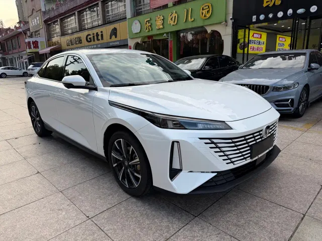 Changan Eado — Фото автомобиля 3