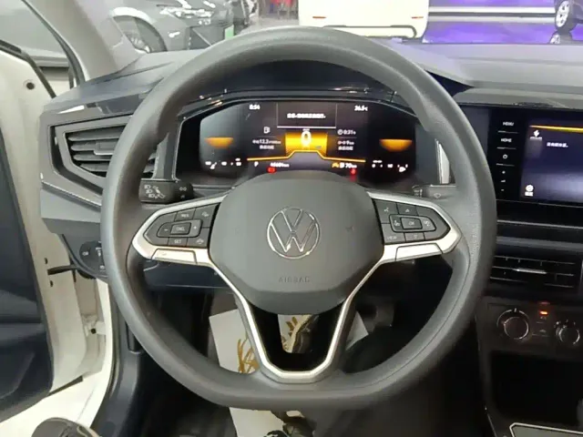 Volkswagen Lavida — Фото автомобиля 10