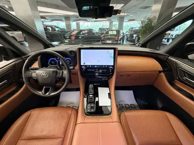 Toyota Alphard — Фото автомобиля 11