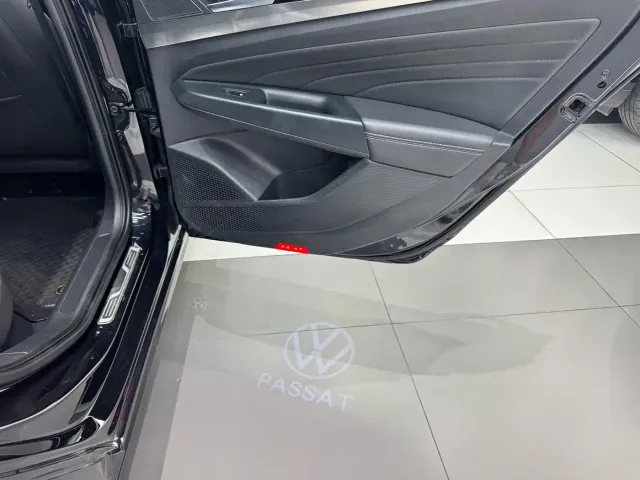 Volkswagen Passat — Фото автомобиля 15