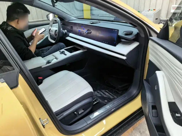 Geely Galaxy E8 — Фото автомобиля 24