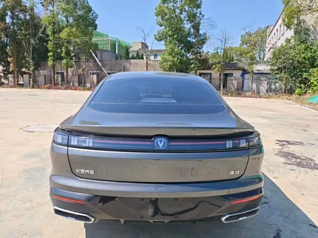Changan Eado — Фото автомобиля 8