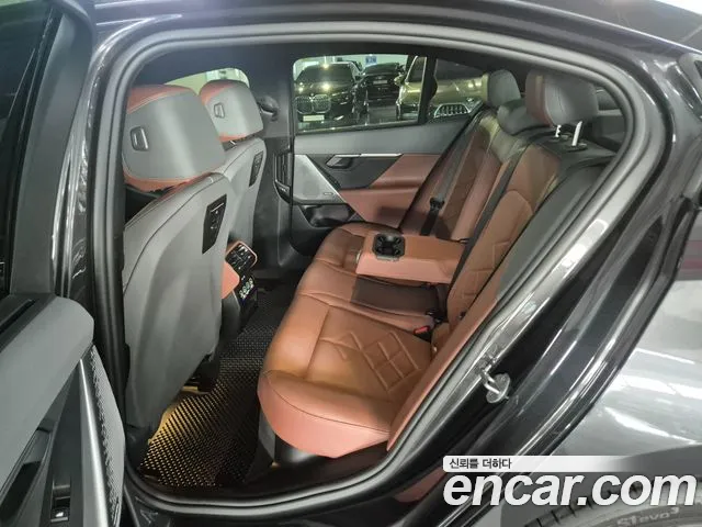 BMW i5 G60 — Фото автомобиля 11