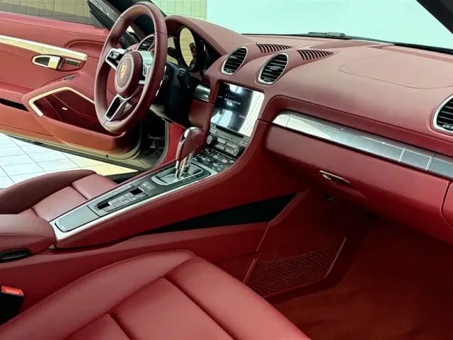 Porsche 718 — Фото автомобиля 8