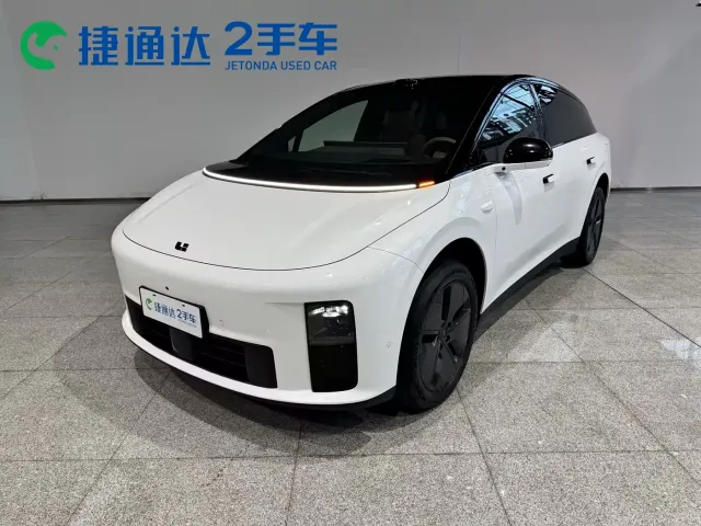 Фотография автомобиля — Li Auto i6