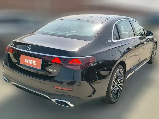 Mercedes-Benz E-Class — Фото автомобиля 8
