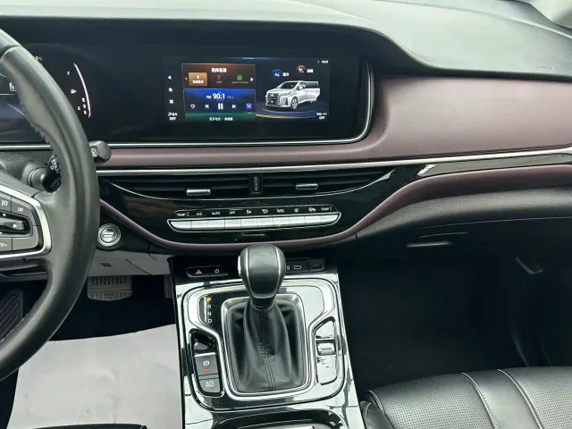 GAC Trumpchi M6 — Фото автомобиля 17