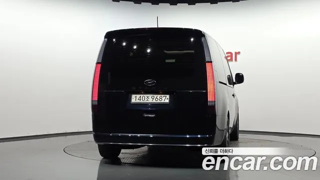 Hyundai Staria Staria 4WD Lounge 9 мест — Фото автомобиля 3