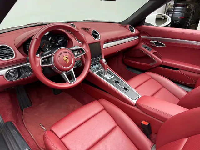 Porsche 718 — Фото автомобиля 4