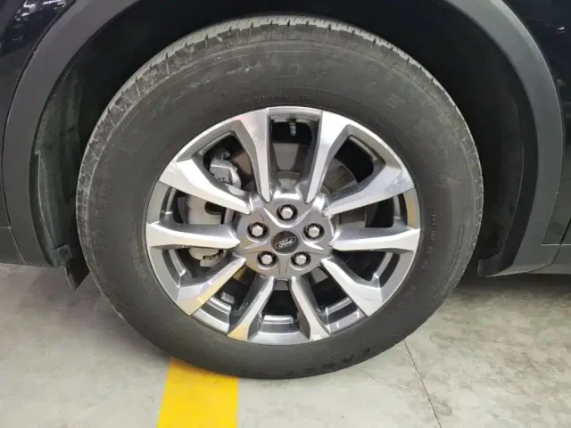 Ford Edge — Фото автомобиля 22