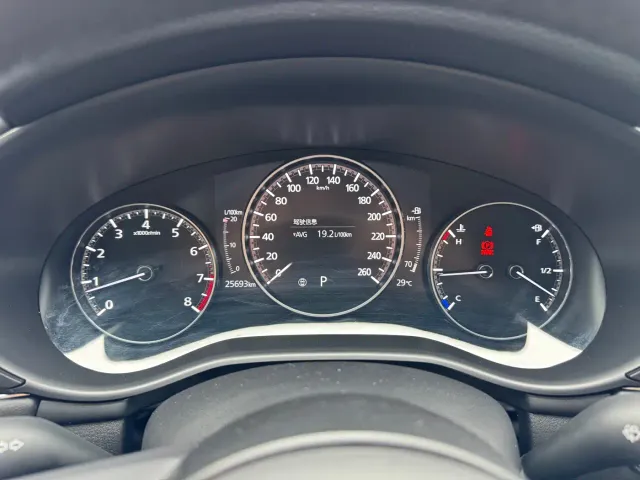 Mazda Axela — Фото автомобиля 18