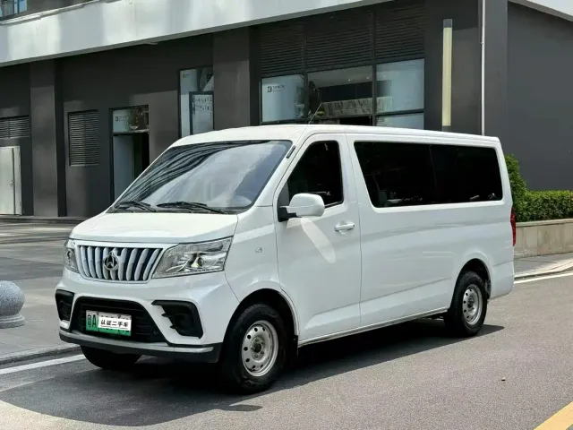 Фотография автомобиля — Changan Ruixing EM80