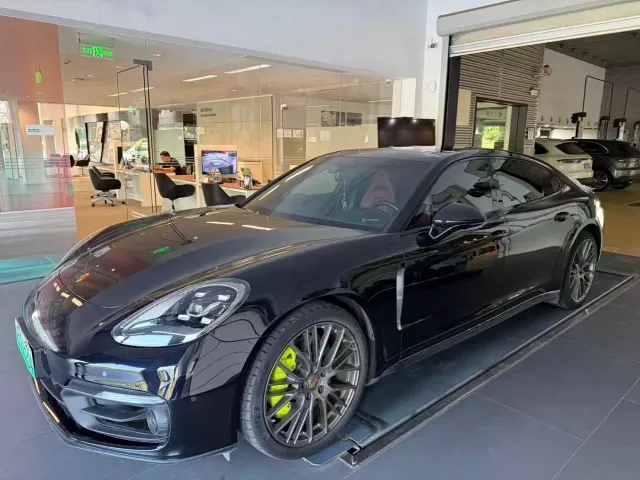 Фотография автомобиля — Porsche Panamera