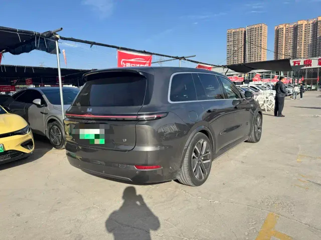 Li Auto L9 — Фото автомобиля 8