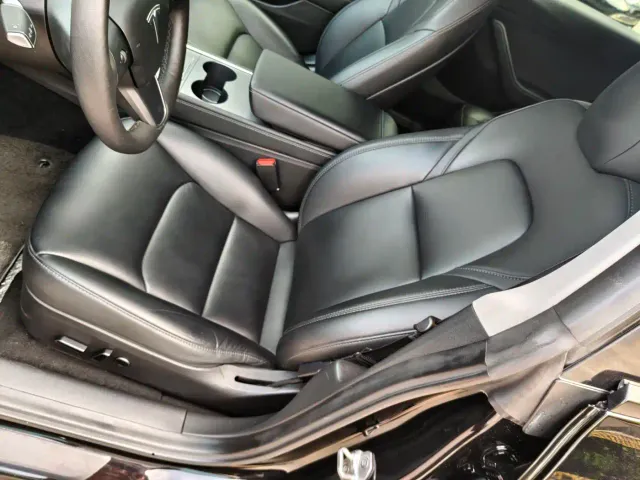 Tesla Model 3 — Фото автомобиля 15
