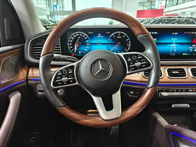 Mercedes-Benz GLS-Class — Фото автомобиля 11